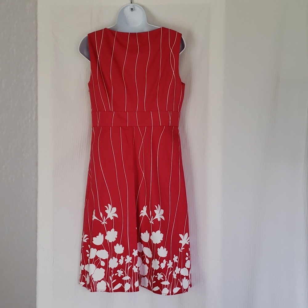 Dress - Picture 5 of 9